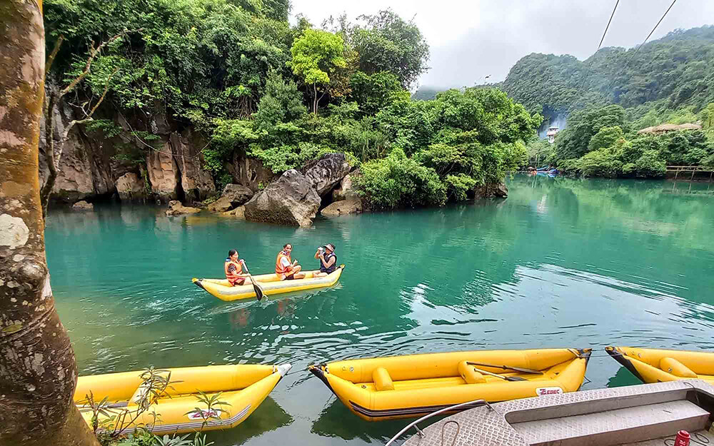 Bơi thuyền Kayak trên sông Chày